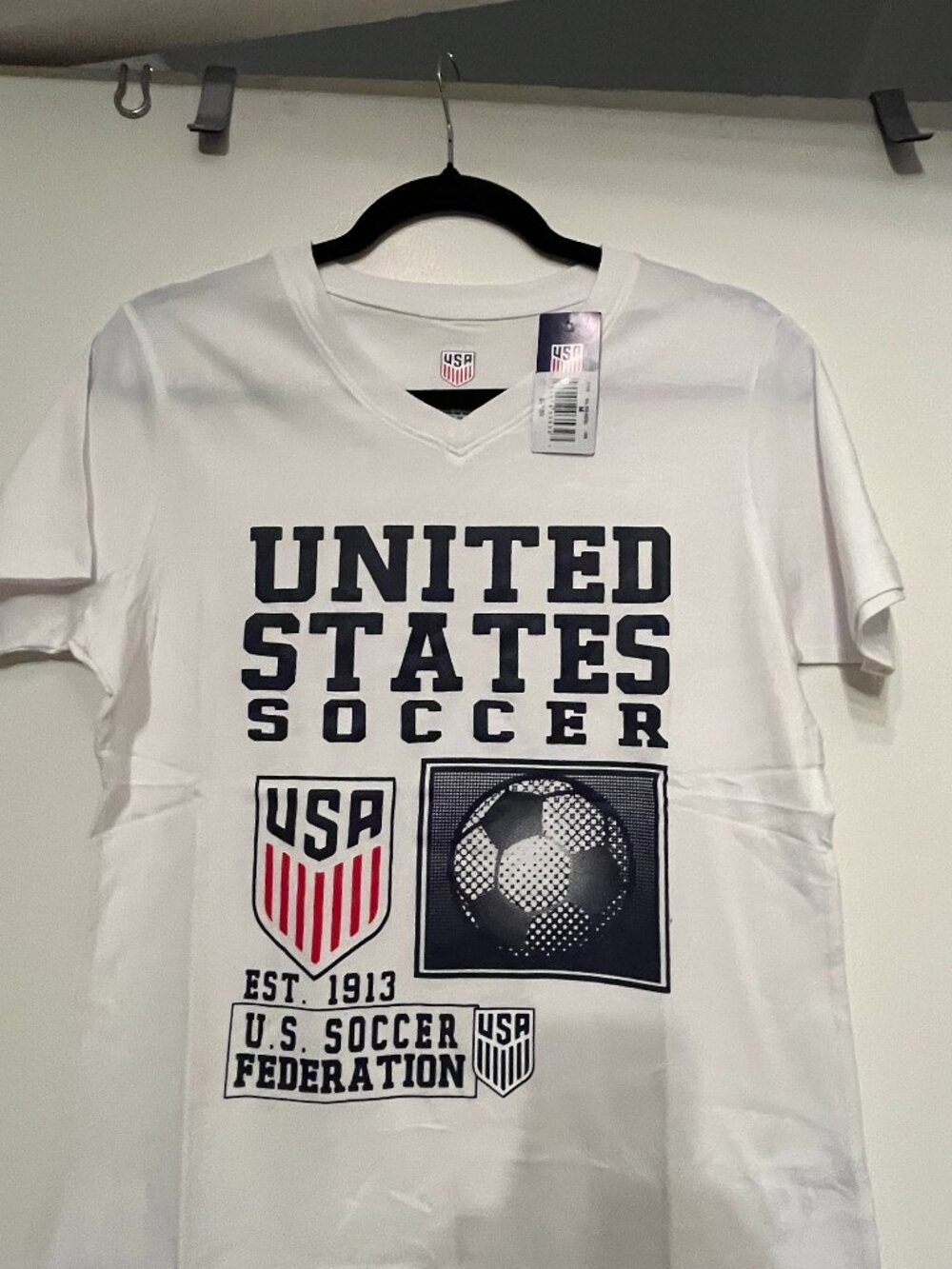 Official USA Soccer Womens Cotton Tee (T-Shirt Size Medium NWT)